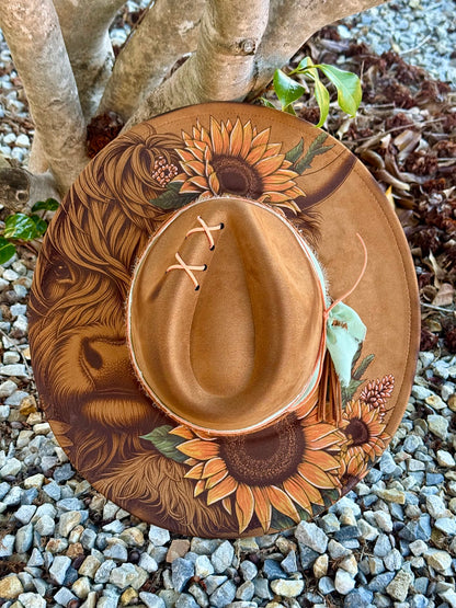 Golden Sunflower Highland Cow - EXCLUSIVE - Engraved Wide Brim Hat, Vegan Suede Fedora Hat, Laser Engraved, Cowboy Hat, Burned Fedora