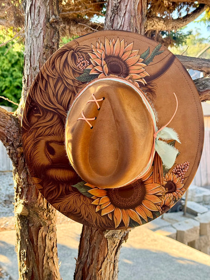 Golden Sunflower Highland Cow - EXCLUSIVE - Engraved Wide Brim Hat, Vegan Suede Fedora Hat, Laser Engraved, Cowboy Hat, Burned Fedora